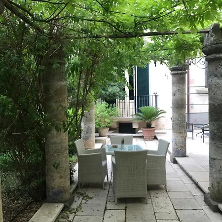 فندق مبيت وإفطار Sine Tempore 5*